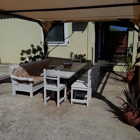 Elaia Country Living *