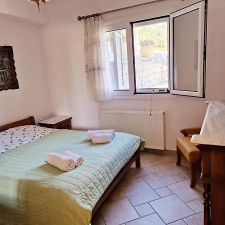 Elaia Country Living