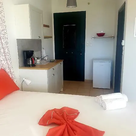 Elaia Country Living *