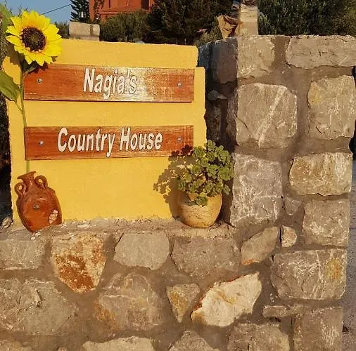 Elaia Country Living