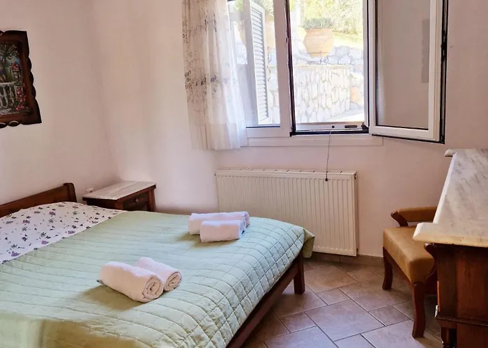 Elaia Country Living