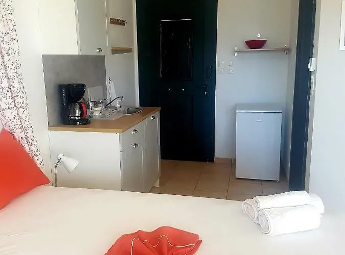 Elaia Country Living *